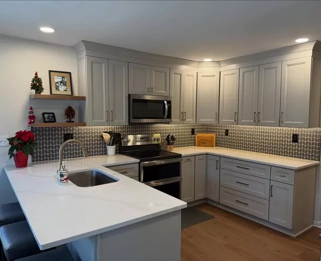 Modern Shaker Grey Kitchen Cabinets with Large Island – Ohio Kitchen Remodel