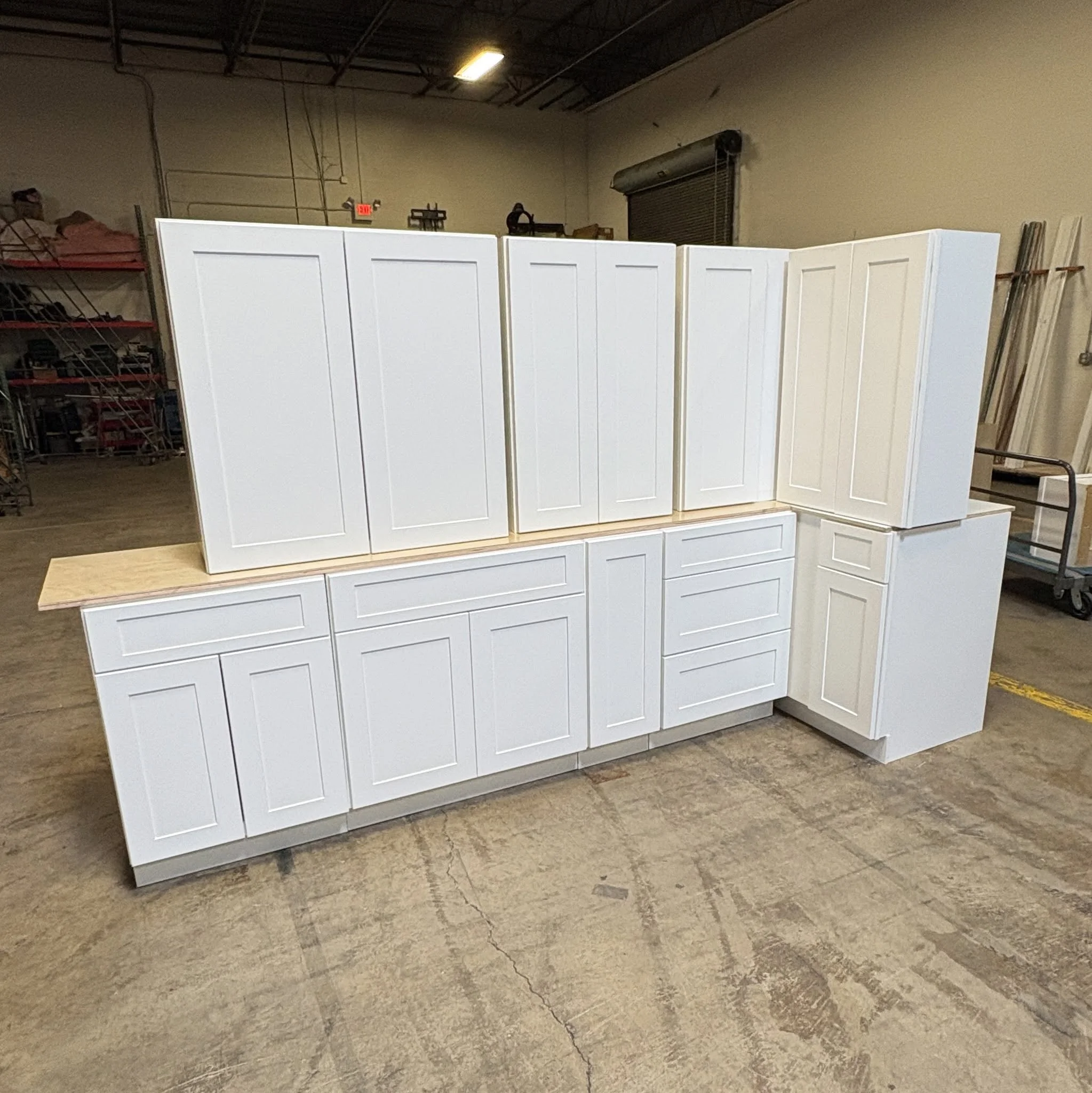 White Shaker kitchen cabinet set for a Euclid Ohio kitchen